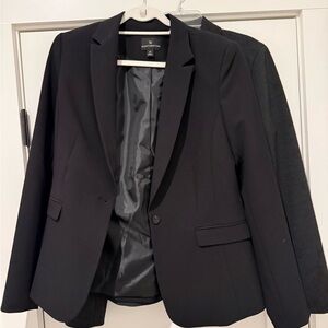 NWT 🏷️ Black Blazer